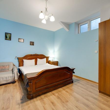 Rustaveli Two Bedroom Apartment With 5 Star Location Tbilissi Extérieur photo