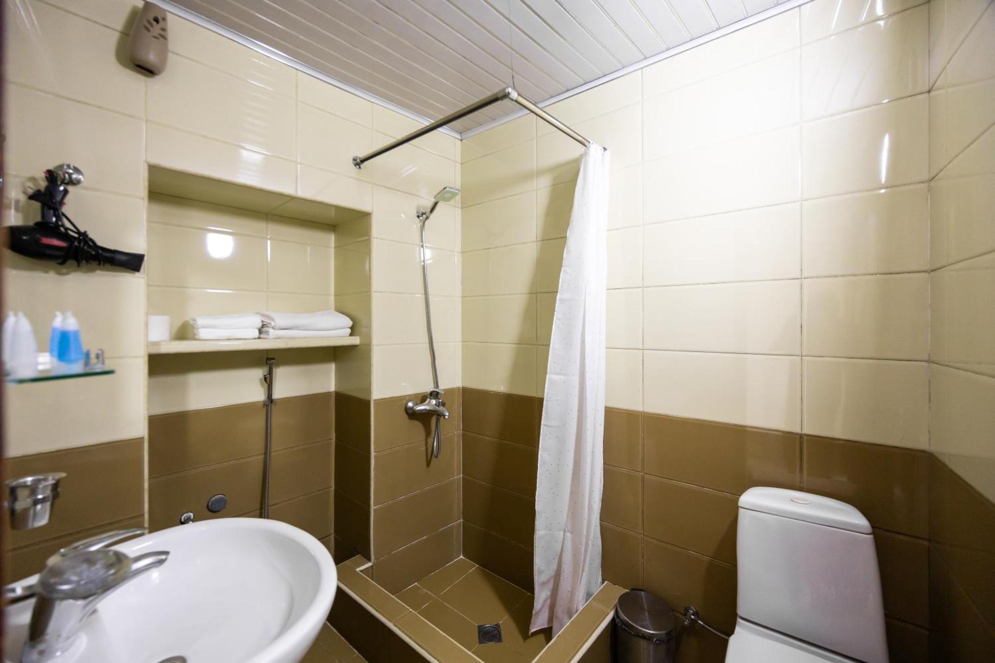 Rustaveli Two Bedroom Apartment With 5 Star Location Tbilissi Extérieur photo