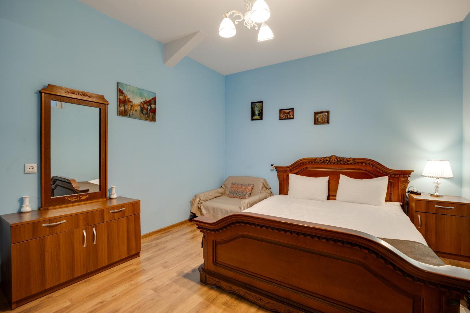 Rustaveli Two Bedroom Apartment With 5 Star Location Tbilissi Extérieur photo